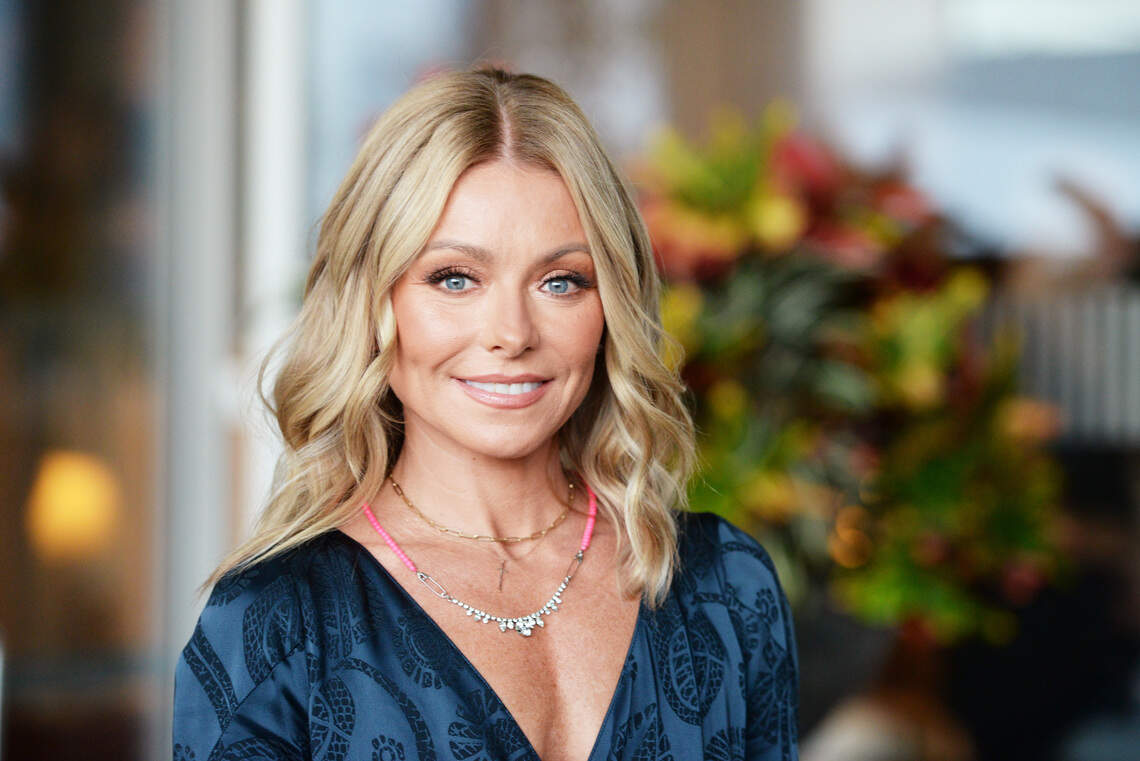 Kelly Ripa Thinks ‘tech Neck’ Ages You in Dog Years and She Has Changed Her Entire Routine to Prove It