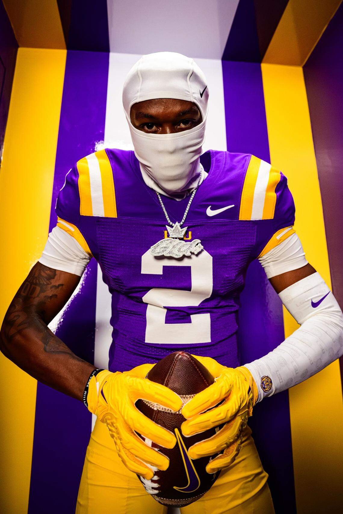 Hours after the Florida High School Athletic Association changed the rules to allow NIL deals, five-star Mandarin High School receiver Jaime Ffrench Jr. agreed to two, one with jewelry brand GLD and another reportedly with American Eagle. The above picture, taken during Ffrench Jr.’s recruiting visit to Louisiana State University, was a catalyst for the deal.