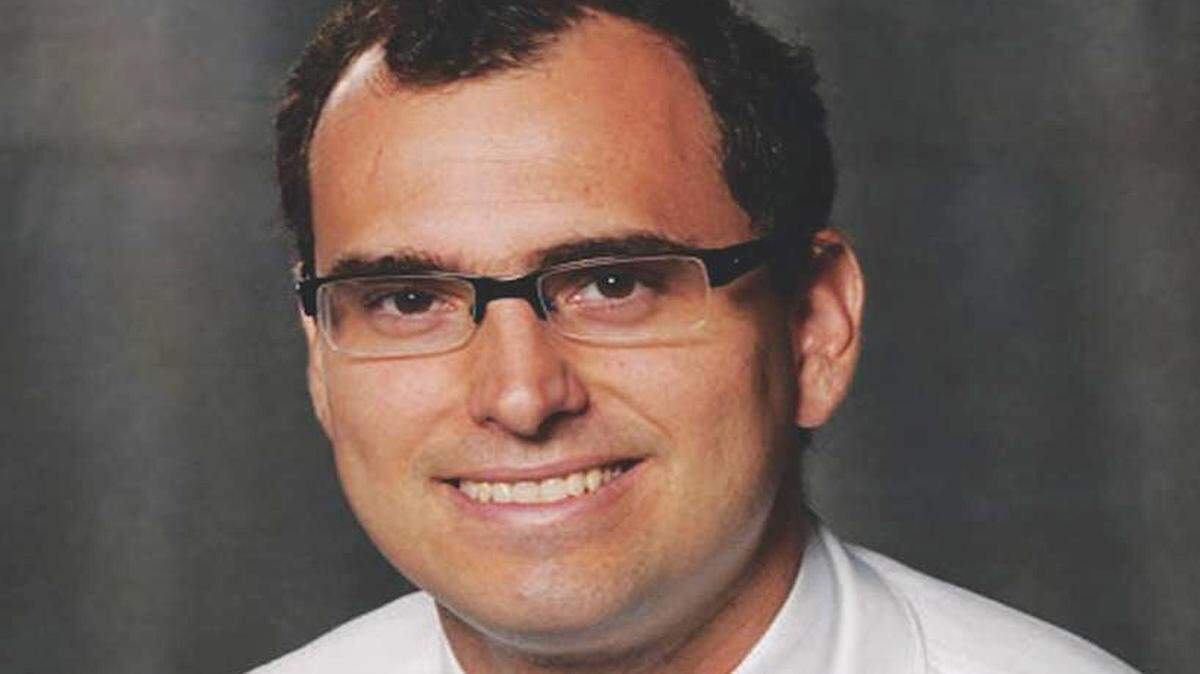 Dr. Bruno Bastos, an oncologist with the Maroone Cancer Center at Cleveland Clinic Florida.