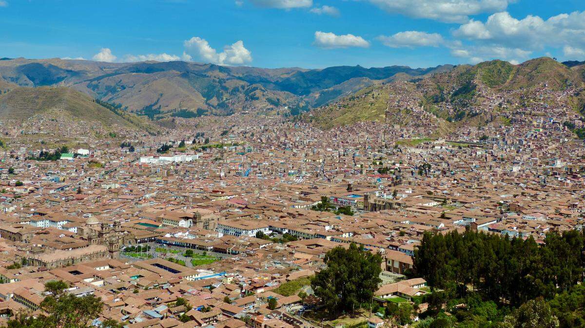 Under the city of Cuzco, Peru, a secret labyrinth built by the Incas has been discovered.