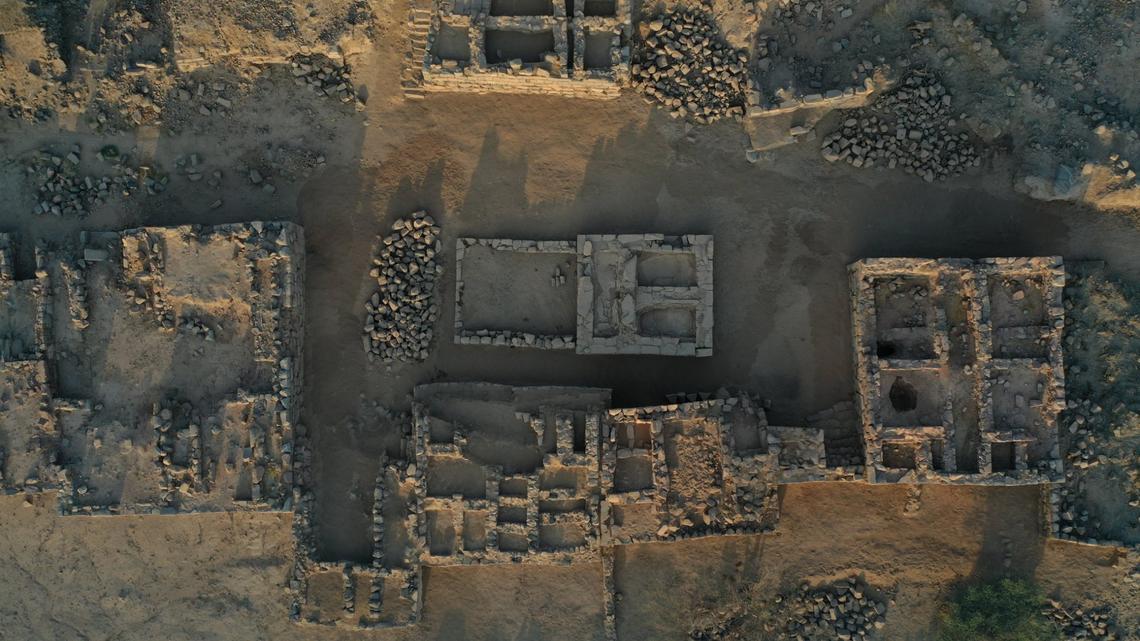 Archaeologists found pre-Islamic artifacts at the Al-Ukhdud city ruins in Najran, photos show.
