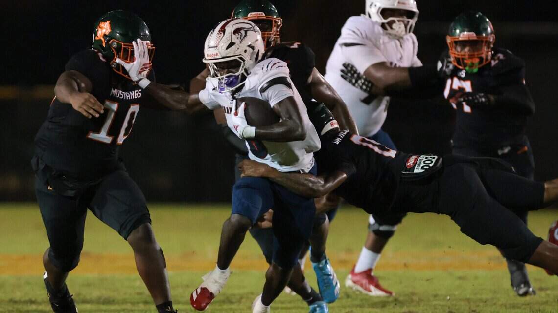Chaminade football bounces back with win over improved McArthur