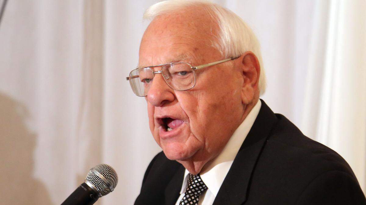 Former Gov. George Ryan speaks during a 2015 luncheon in Waukegan, Ill.  Ryan, who in 1999 became the first U.S. governor to visit Cuba since the 1959 revolution, is planning a return trip to the island this week.