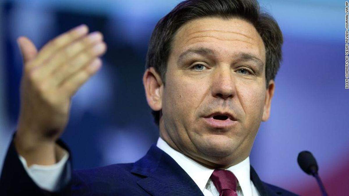Gobernador de la Florida, Ron DeSantis.