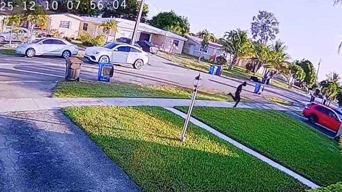 Detectives search for shooter who fired over 24 rounds into Broward home
