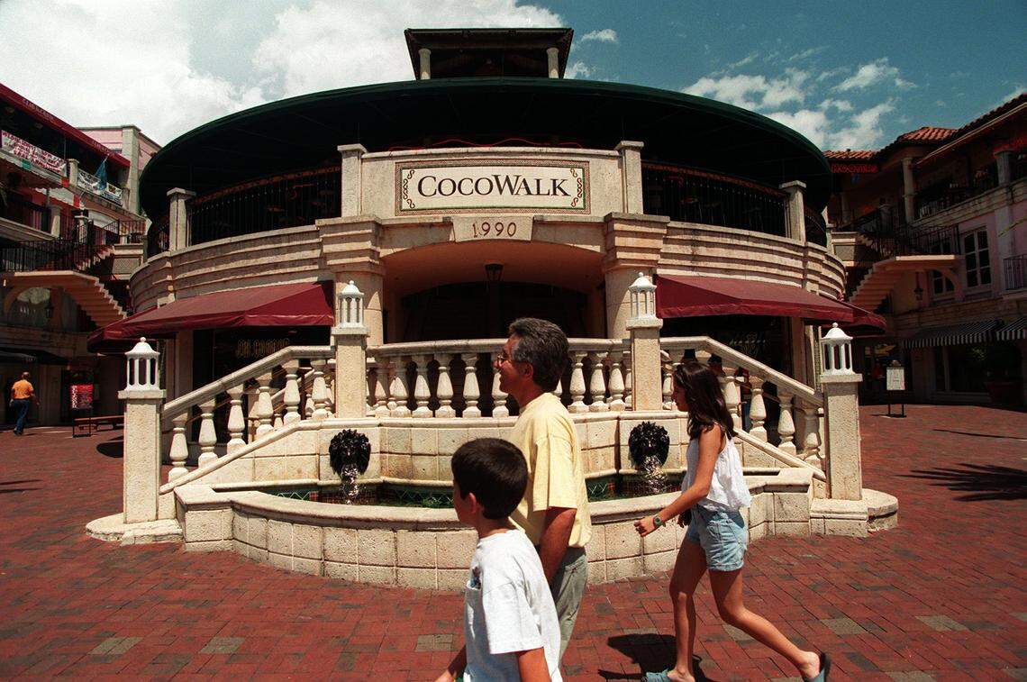 In 1997, the exterior of CocoWalk.