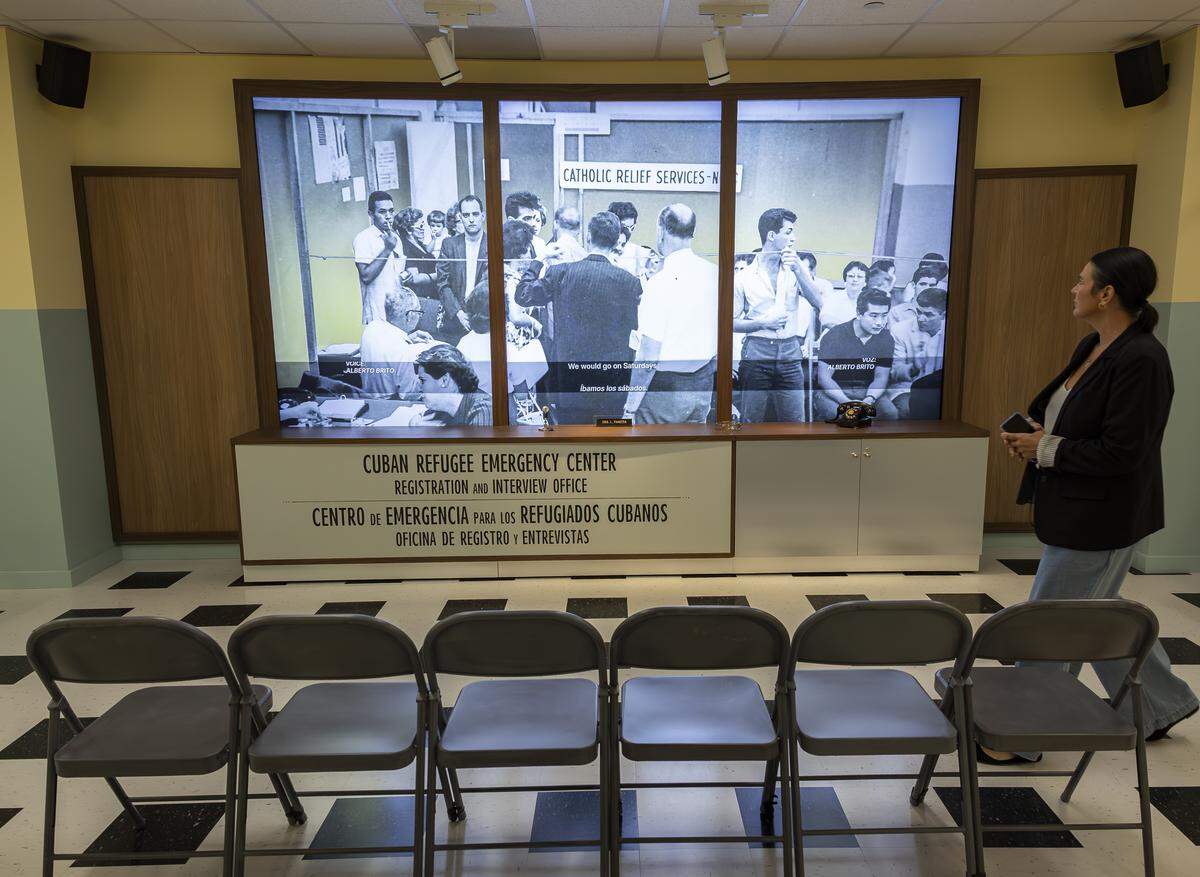 “El Refugio In Context” features an installation that is designed to recreate the receiving room that Cuban exiles entered when they arrived at the Freedom Tower in the 1960s.