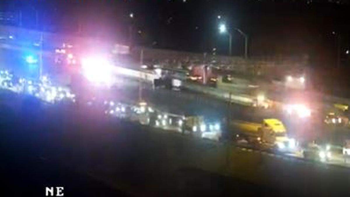 Interstate 95 southbound traffic directed off at Sunrise Boulevard while a rollover crash is handled Oct. 18, 6:15 a.m.