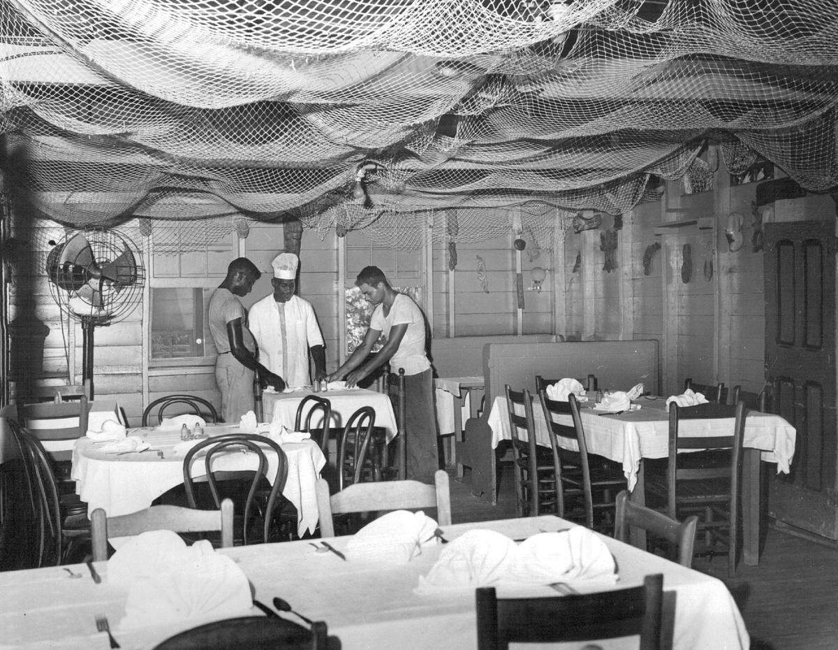 A dining room at Cap’s Place in 1953.