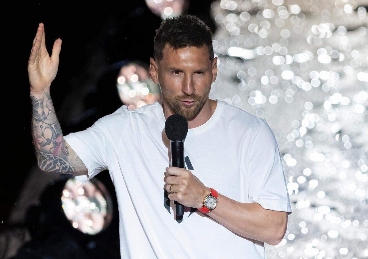 Lionel Messi speaks during Inter Miami’s The Unveil event at DRV PNK Stadium on Sunday, July 16, 2023, in Fort Lauderdale, Fla. The event was held to officially welcome Argentine forward Lionel Messi (10) and Spanish midfielder Sergio Busquets (5) to the team.