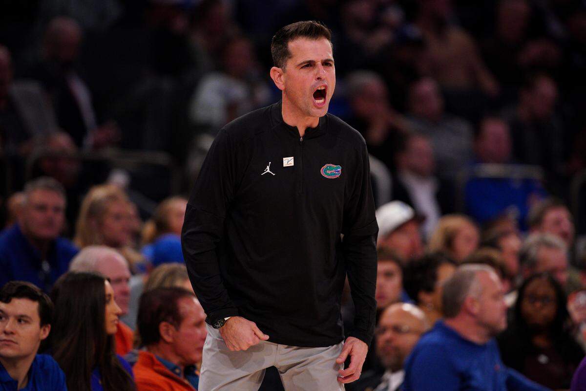 NEW YORK, NEW YORK - DECEMBER 09: Head coach Todd Golden of the Florida Gators instructs his team against the UConn Huskies in the first half at Madison Square Garden on December 09, 2025 in New York City. (Photo by Evan Bernstein/Getty Images)