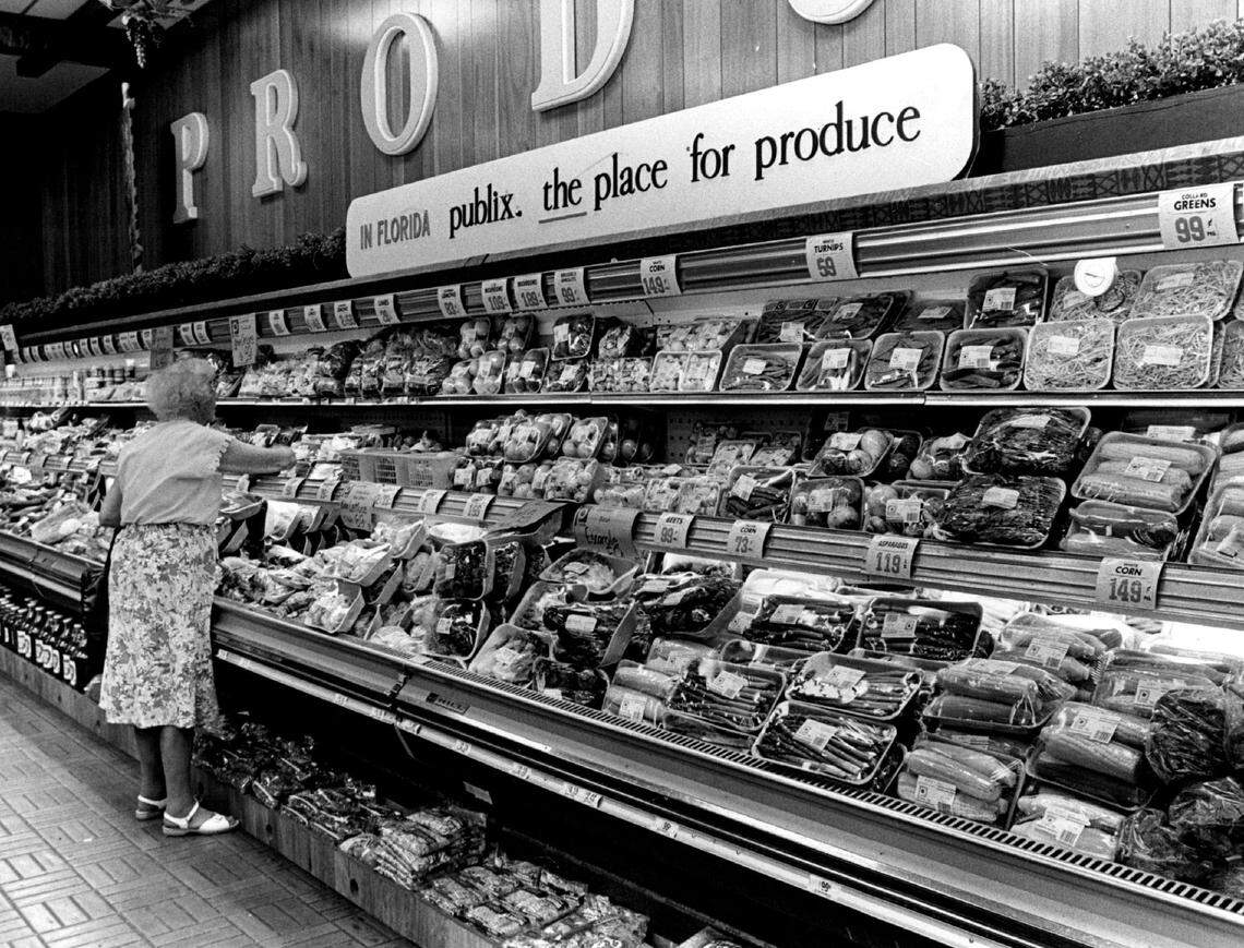 The produce section of Publix at Biscayne Boulevard and Northeast 46th Street in Miami in the 1980s.