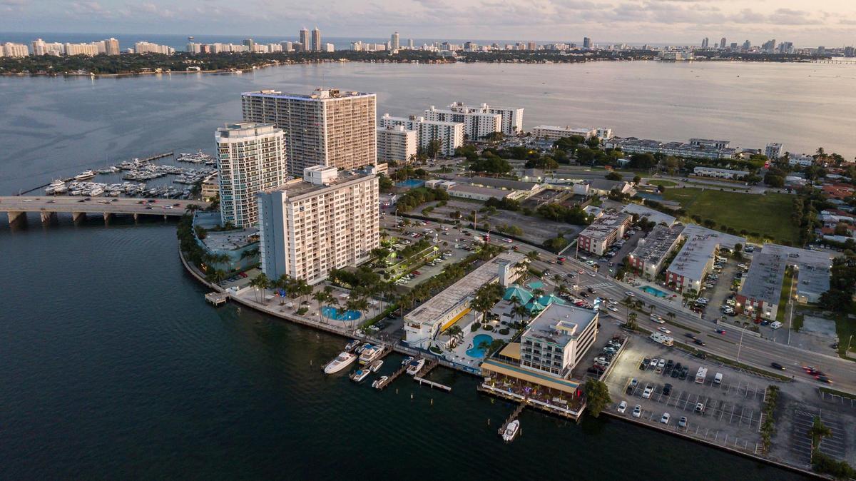 Vista aérea de North Bay Village, Florida, el martes 15 de noviembre de 2022.