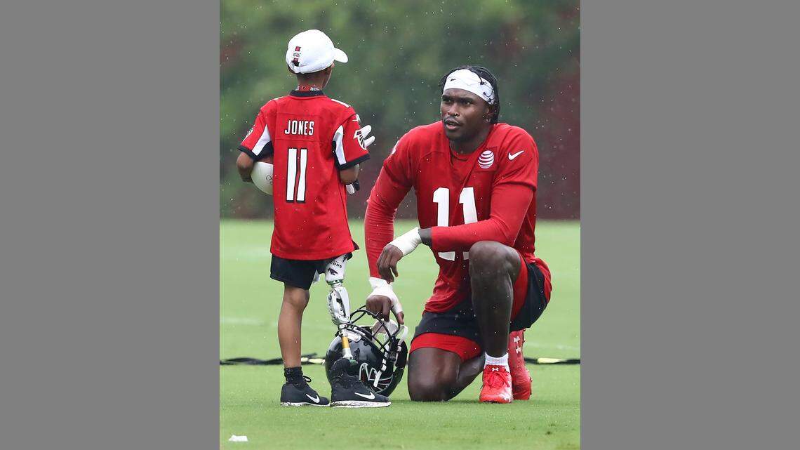 Watch Julio Jones and Calvin Ridley tell a 10-year-old amputee some great news
