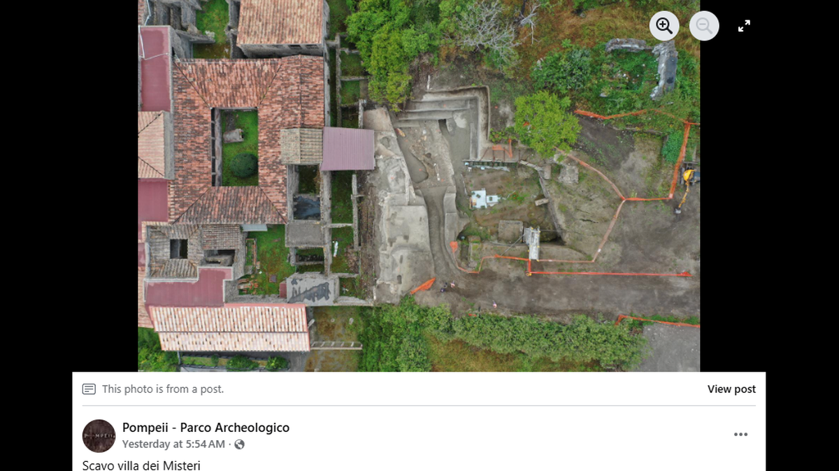 Outside one of the most famous villa’s in Pompeii, archaeologists found a place where bored patrons waited.