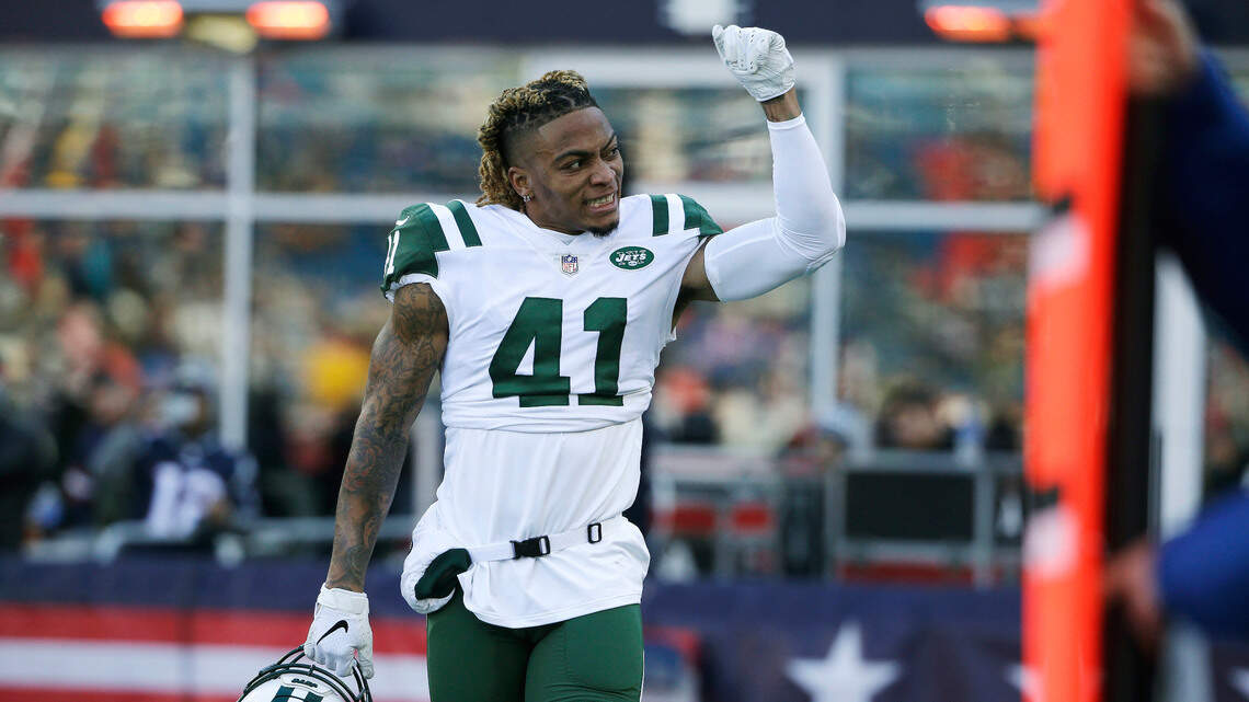 A 300-pounder, 2 models and 5 New York Jets: Meet an unusual group of marathon runners