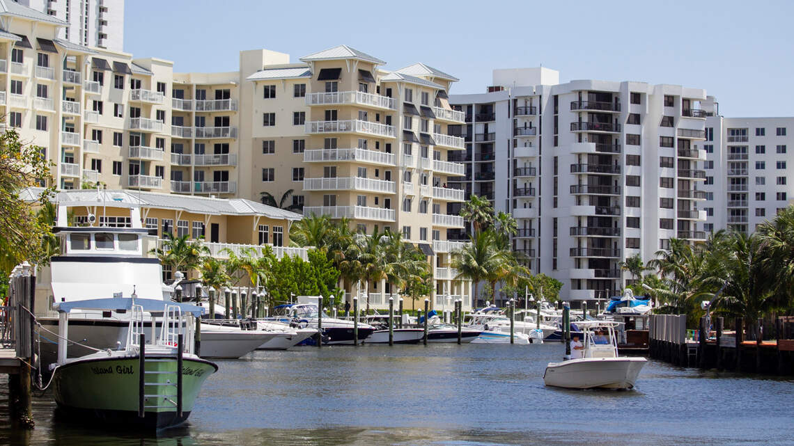 Vendedores de condominios en Miami-Dade enfrentan amarga realidad: los precios siguen bajando. Esta es la razón