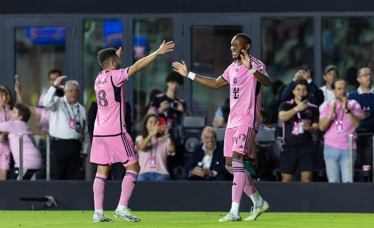Inter Miami forward Shanyder Borgelin (49) celebrates with defender Jordi Alba (18) after scoring a goal against Newell’s Old Boys in the second half of a friendly soccer match at DRV PNK Stadium on Thursday, Feb. 15, 2024, in Fort Lauderdale, Fla.