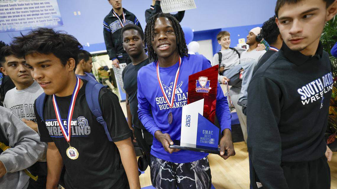 South Dade wrestling edges Southwest to cap sweep of GMAC championships