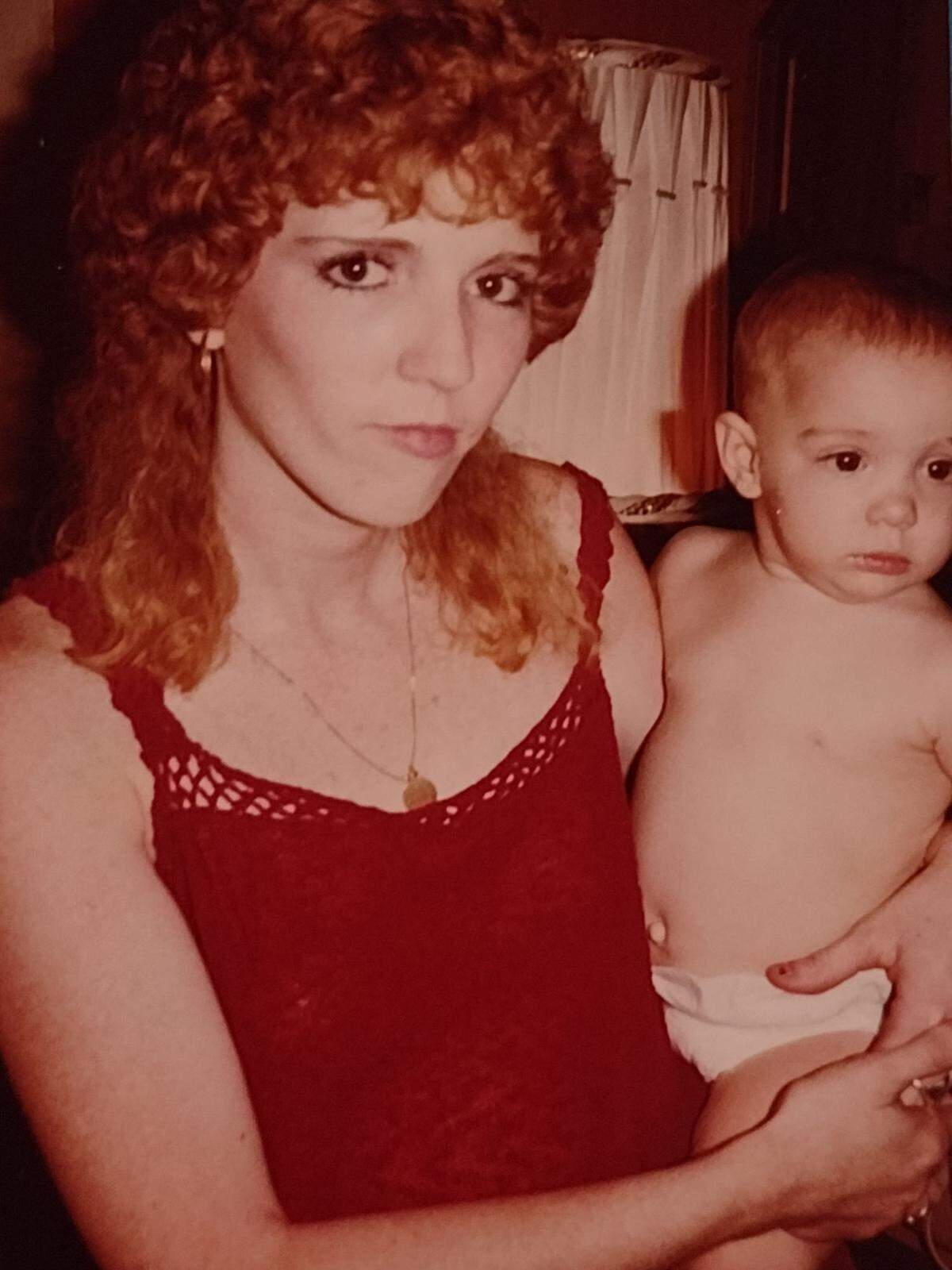 Vivian Hevia with her daughter Cristina Silva.