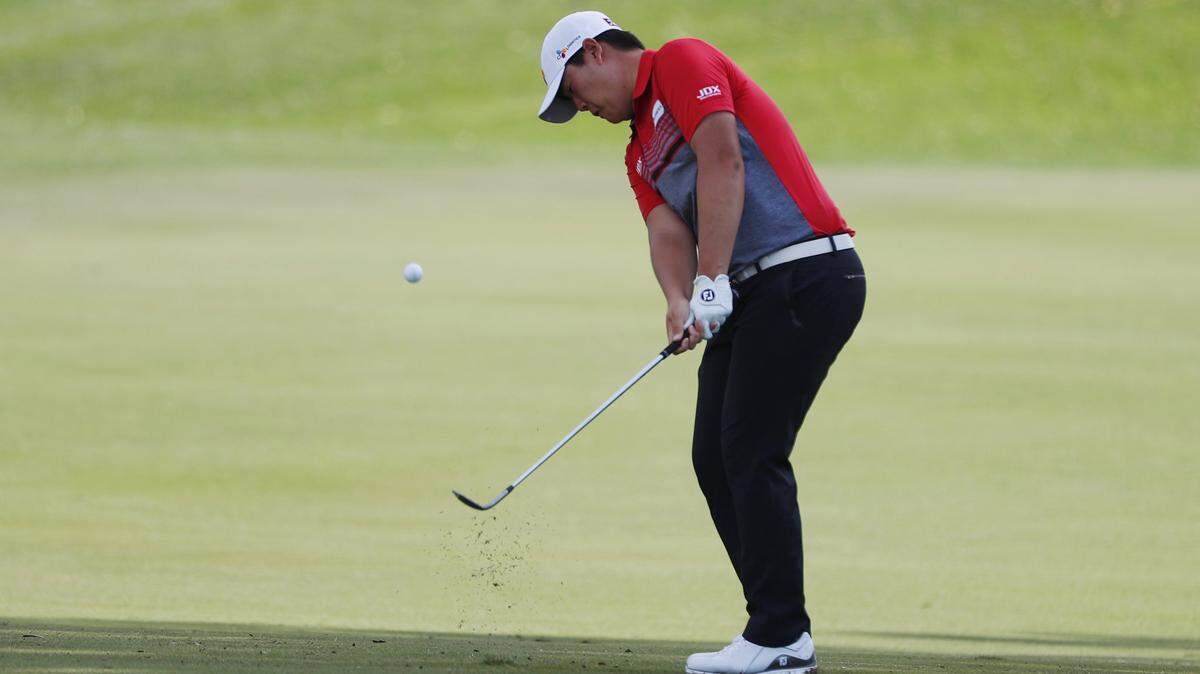 Sungjae Im, of South Korea, hits from the fairway of the 10th hole during the second round of the Honda Classic golf tournament, Friday, March 1, 2019, in Palm Beach Gardens, Fla.
