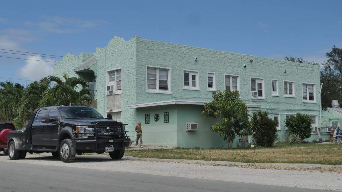 The Fort Lauderdale Retirement Home had 81 beds for people living with mental illnesses; it is closing this month. The relocation process for residents highlights gaps in monitoring of assisted living facilities.