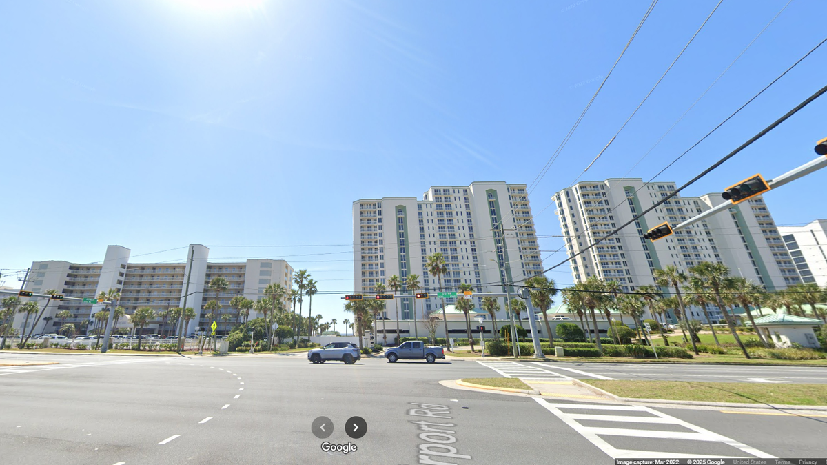 The confrontation happened at this Destin, Florida, intersection when an Alabama woman threw a cigarette butt from a car, deputies say.  A suspect has been arrested.