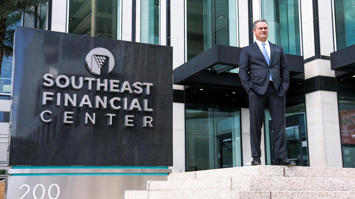 Rick Martin, managing partner at Winston & Strawn’s Miami office, stands outside the New York law firm’s branch that opened in May downtown at 200 South Biscayne Boulevard on Friday, June 10, 2022.