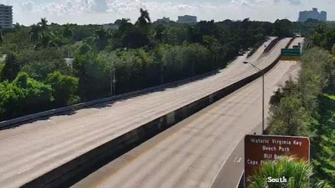 Stretch of I-95 reopened in Miami after power lines fall onto highway