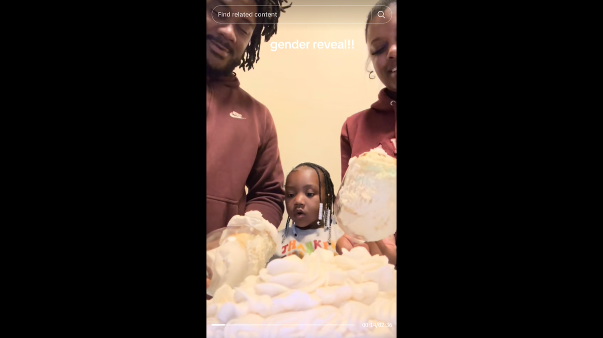 Comments are labeling this gender reveal as the “best” after chaos ensues.