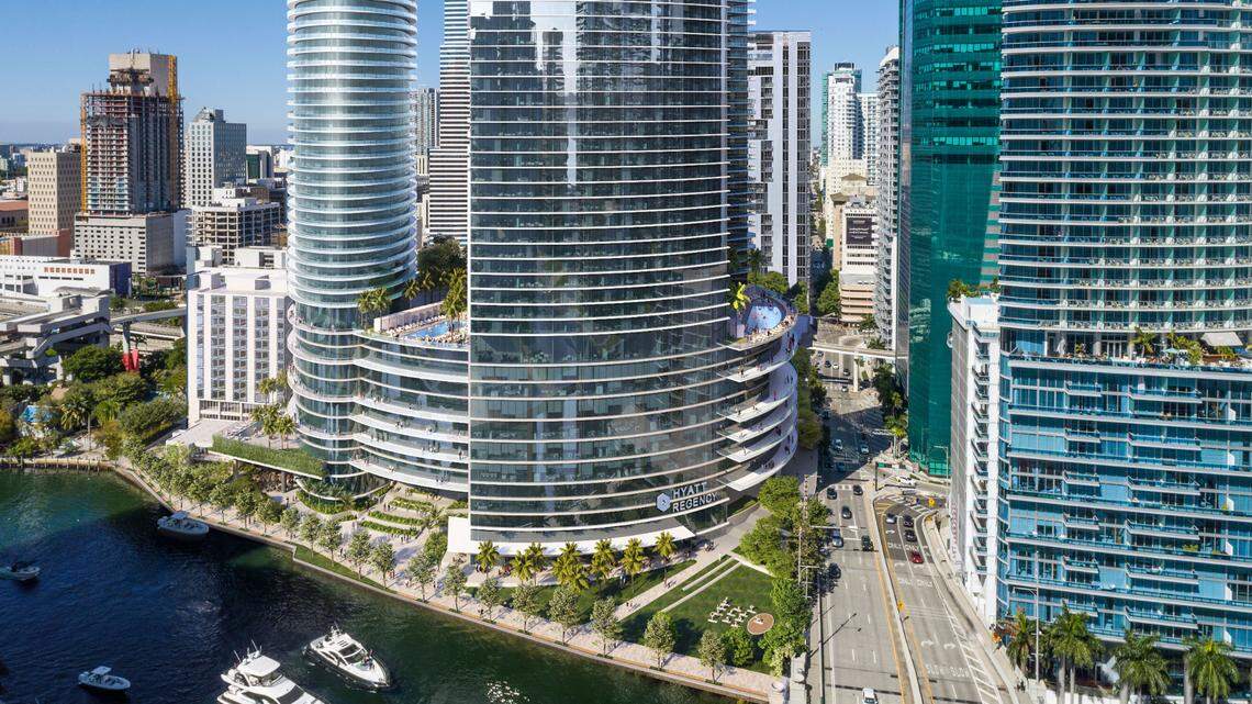 This rendering shows the design for a new proposal to redevelop the Knight Center complex into a hotel and residential complex with three towers, one of them a supertall exceeding 300 meters in height.