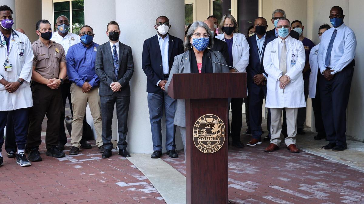 Miami-Dade Mayor Daniella Levine Cava announcing testing rules for county employees on Thursday, August 5, 2021 at Jackson Health System’s Ryder Trauma Center. The COVID-19 testing requirement can be avoided if an employee is vaccinated, but the program only covers a small portion of Miami-Dade’s 29,000 employees.