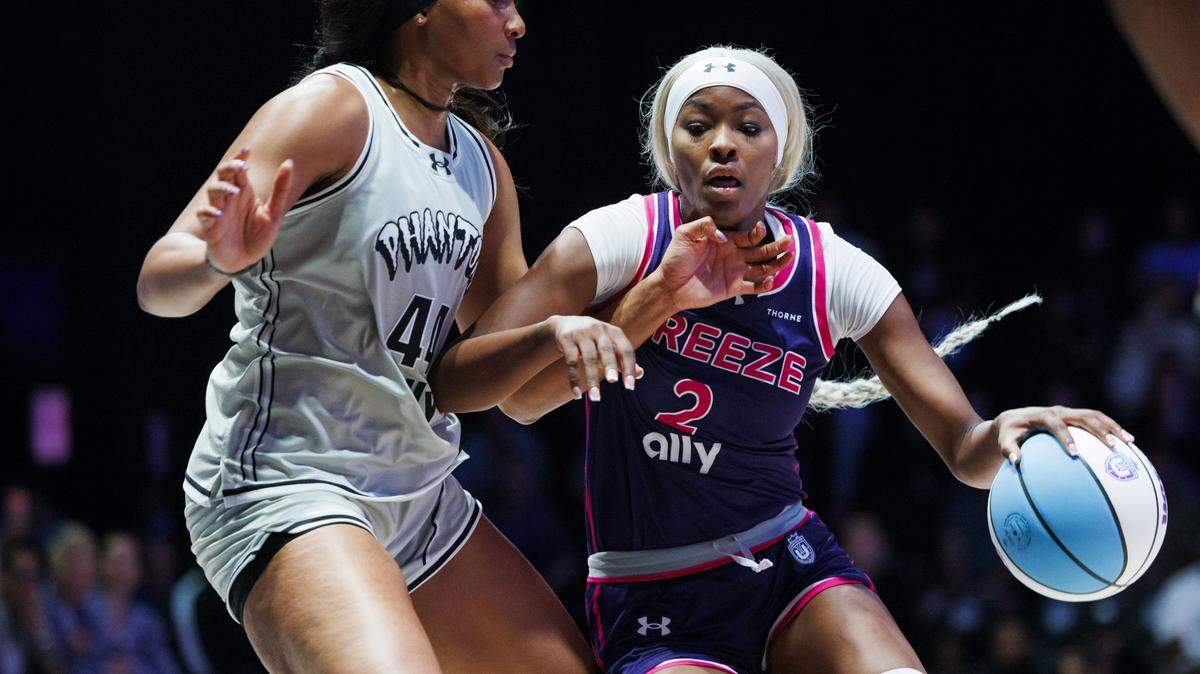 Breezes Rickea Jackson (2) dribbles around Phantoms Kiki Iriafen (4) during the first half of an Unrivaled game on Monday, Jan. 5, 2026, at Sephora Arena in Medley, Fla.