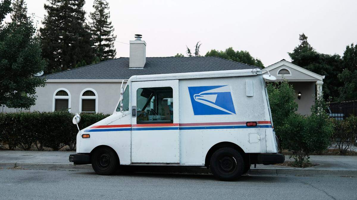 A Virginia man pleaded guilty in connection with throwing pieces of mail in the trash, feds say.