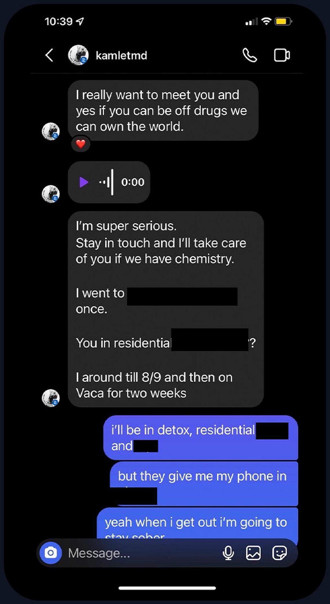 Texts between Kamlet and Gina in the summer of 2022.