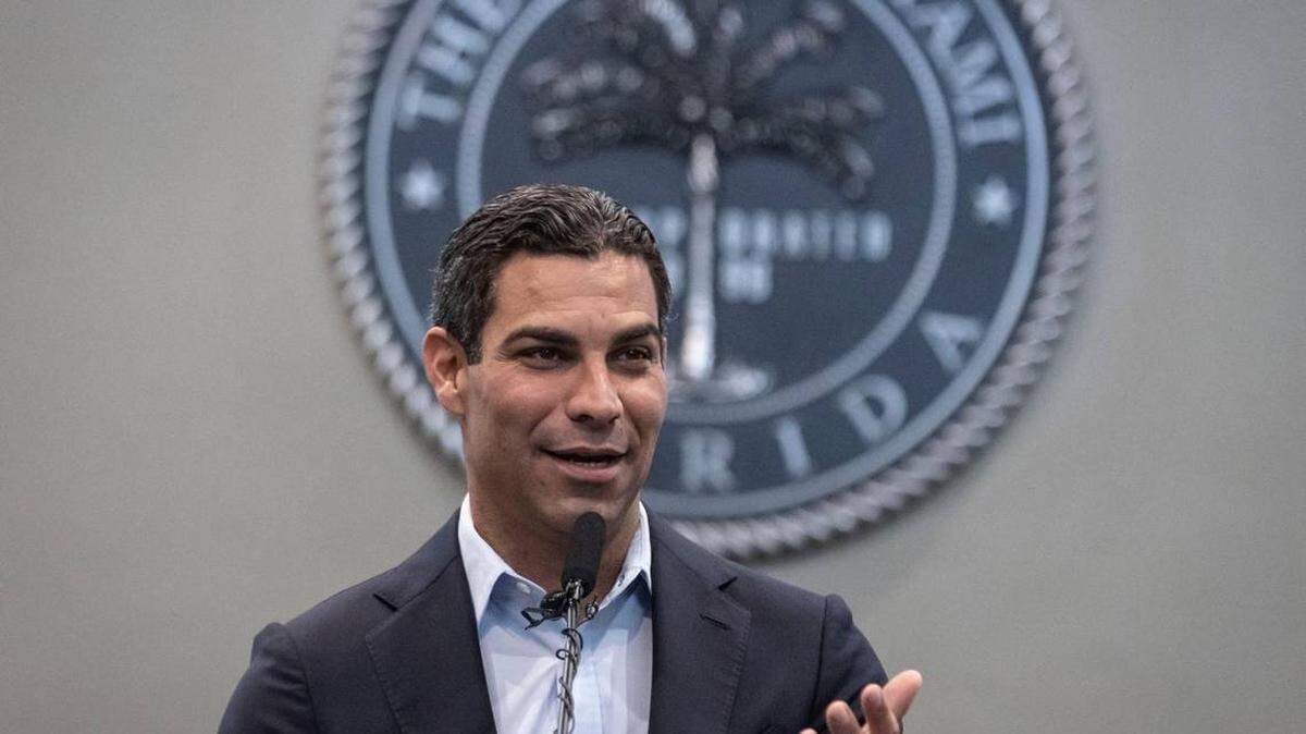 Miami Mayor Francis Suarez said that he is transferring his personal paychecks into Bitcoin.