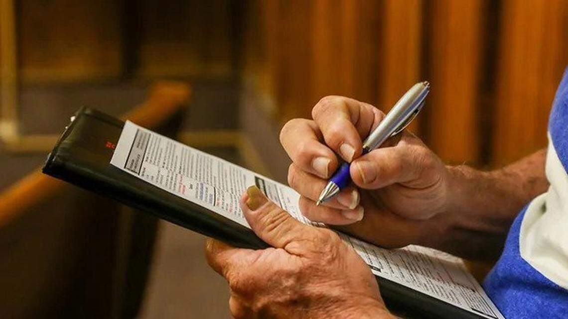 Elections supervisors in several Florida counties have reported receiving petitions with fraudulent signatures gathered by people working in support of Las Vegas Sands’ ballot initiative to expand casino gambling.