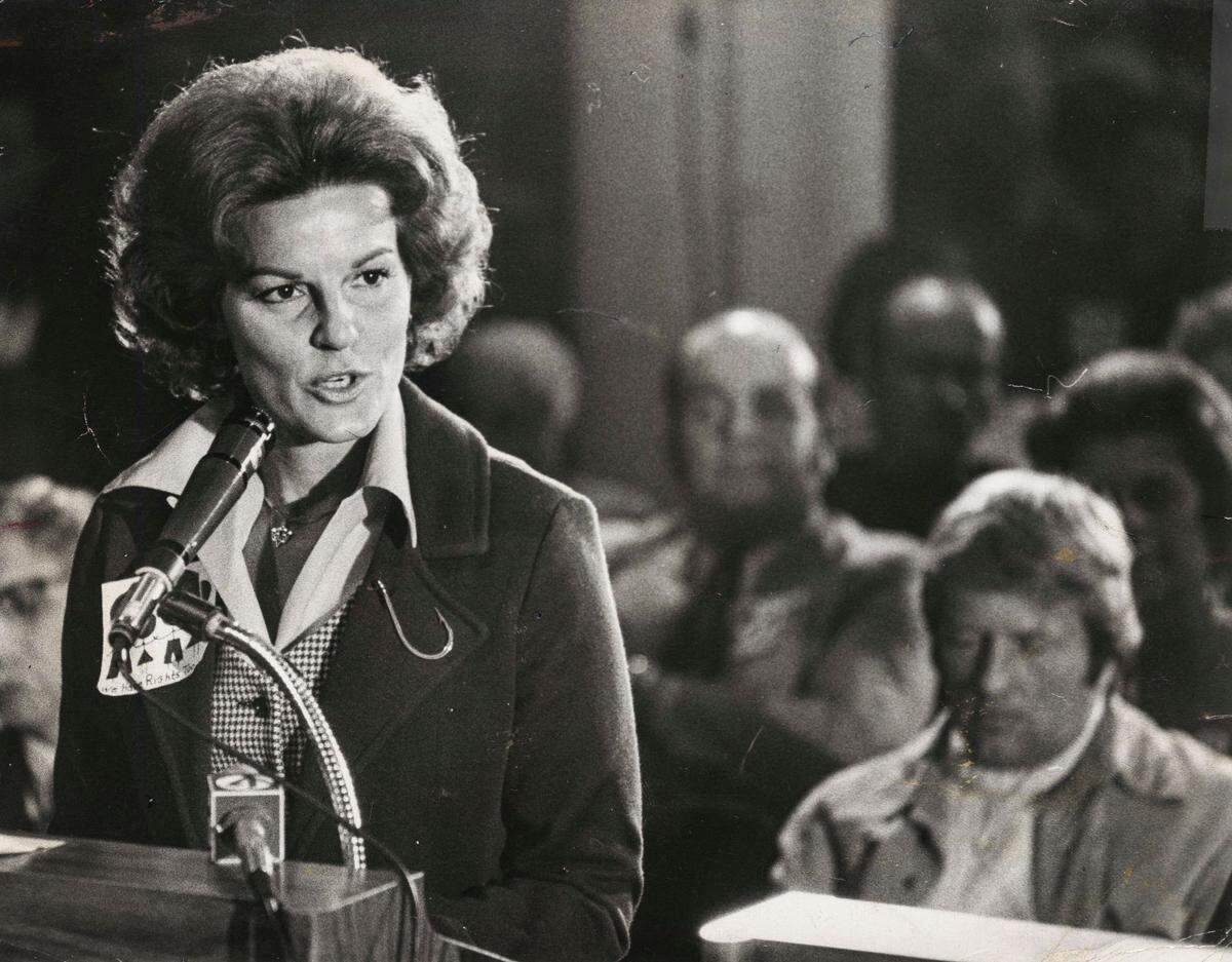 Anita Bryant speaking before the metro commission meeting in 1977. She was one of those against the amendment