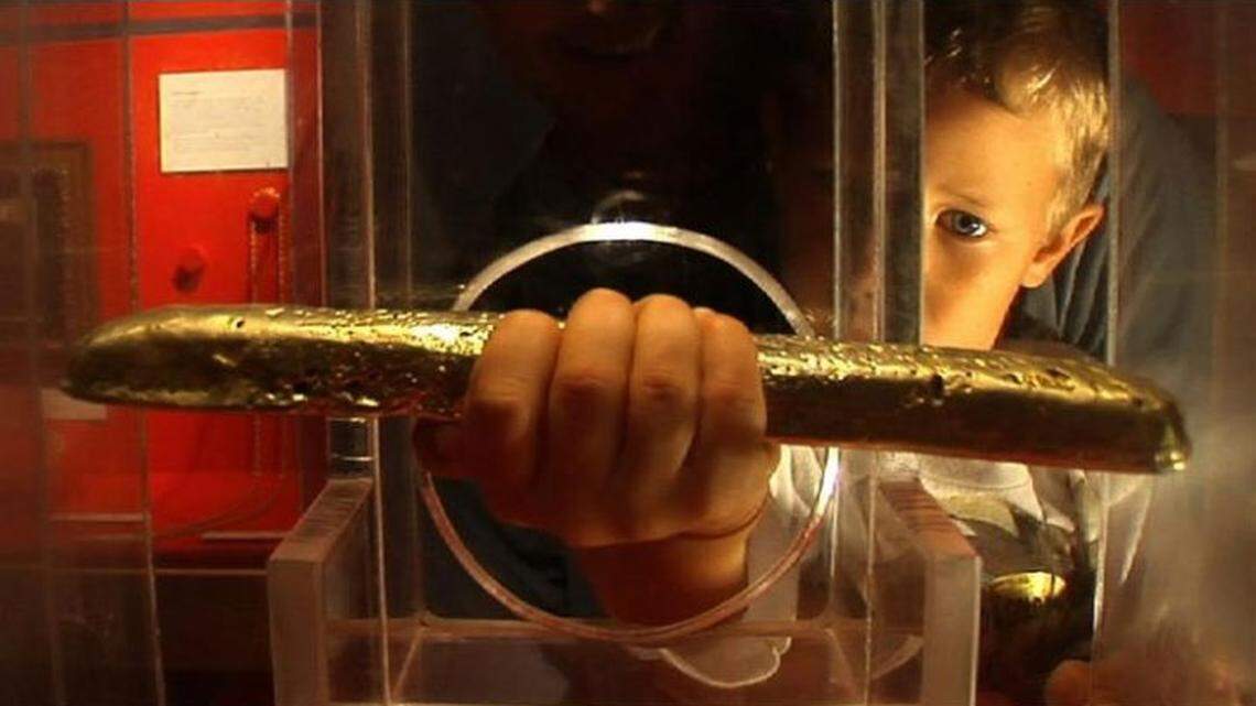 For 20 years, visitors to the Mel Fisher Maritime Heritage Museum could touch a 17th century gold bar salvaged from a 1622-vintage wreck off the Florida Keys.