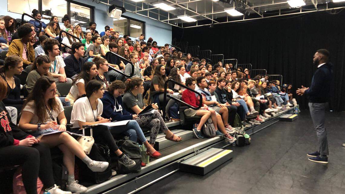 This ‘Moonlight’ Oscar winner returned to his alma mater — and he had a message for the kids