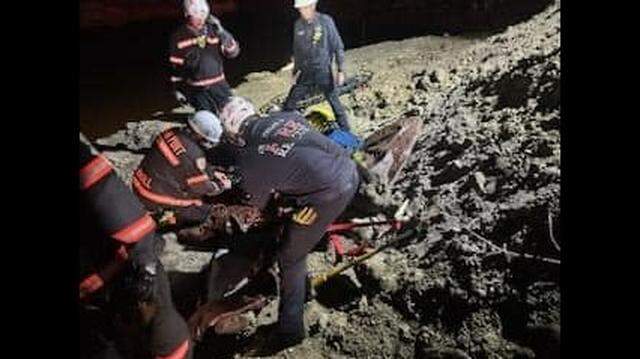 A woman hunting ancient shark teeth was buried alive when an excavation collapsed atop her, Florida rescuers say.