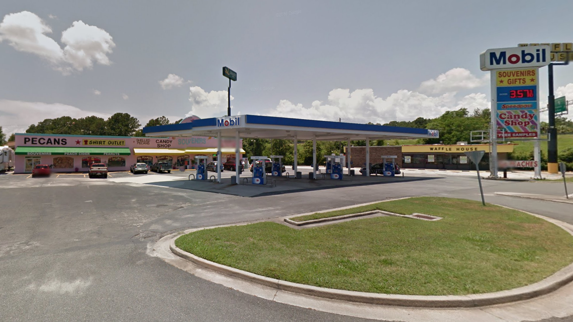 The suspect took a vehicle belonging to a clerk at the Friendly Express in Kingsland, Georgia, then used the vehicle to ram the store’s entrance, police say.