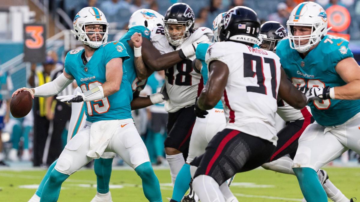 Miami Dolphins quarterback Skylar Thompson (19) looks to throw the ball in the first quarter of his NFL pre-season football game against the Atlanta Falcons at Hard Rock Stadium on Friday, Aug. 9, 2024, in Miami Gardens, Fla.