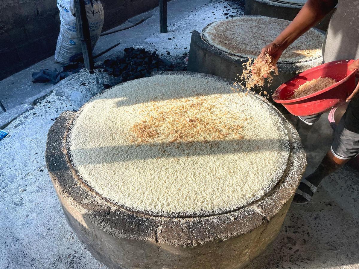 Proponents of cassava bread say that unlike regular bread, this one has no sourdough or fat and therefore healthier due to its natural ingredients. It also can be kept for up to a year unlike regular bread that can quickly go stale.