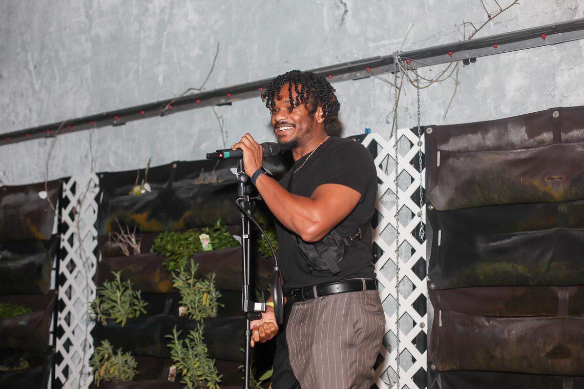 Singer/ poet Marnino Touissant rocks the mic at the Poetry Potluck. Having started the Poetry Potluck at his home in 2018, Calvin Early will now partner with the city of Miami Gardens to host a “Family Cookout” on January 13 at the Betty T. Ferguson Recreational Complex.