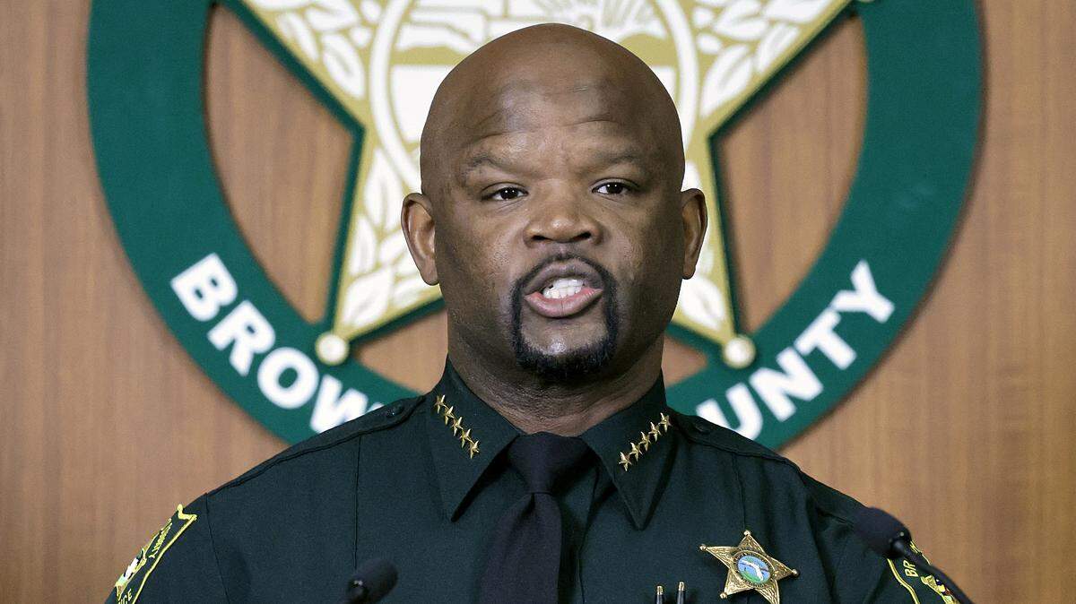 Eight Broward deputies fired over botched handling of Tamarac triple murders