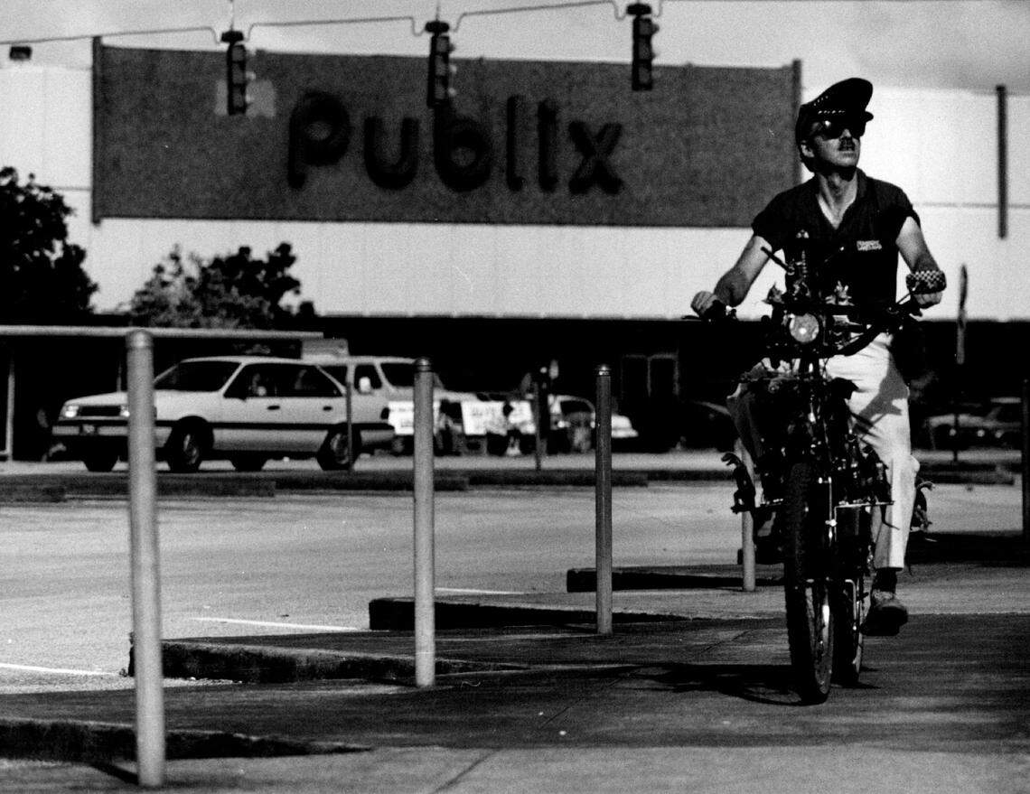 The downtown Hollywood Publix in 1993.