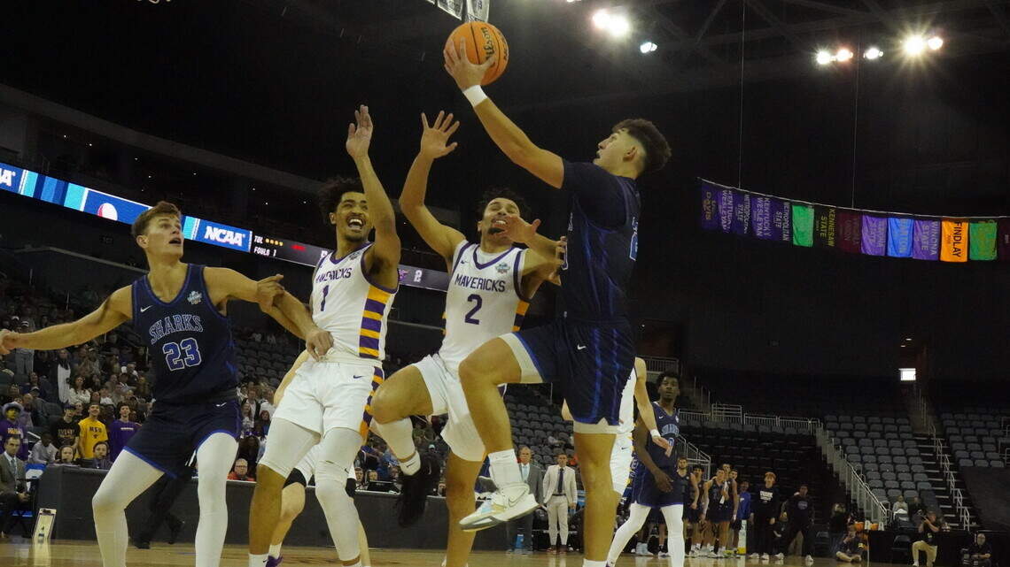 NSU men’s hoops mourns following painful loss that cost it back-to-back national titles
