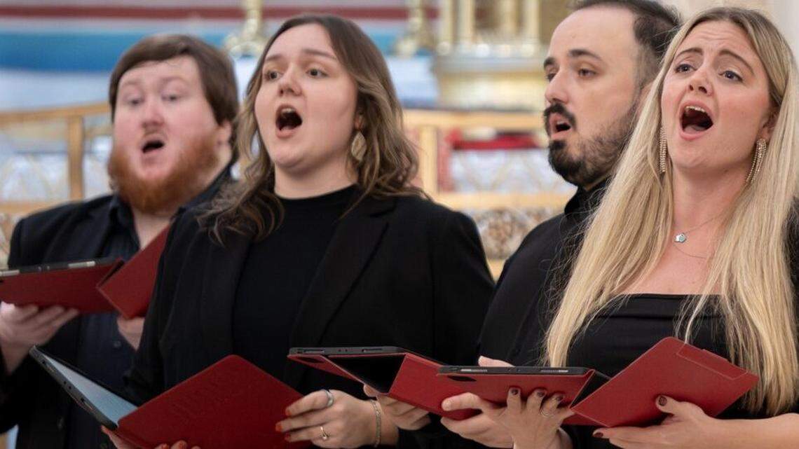 Seraphic Fire explores water themed choral music in candlelight concert