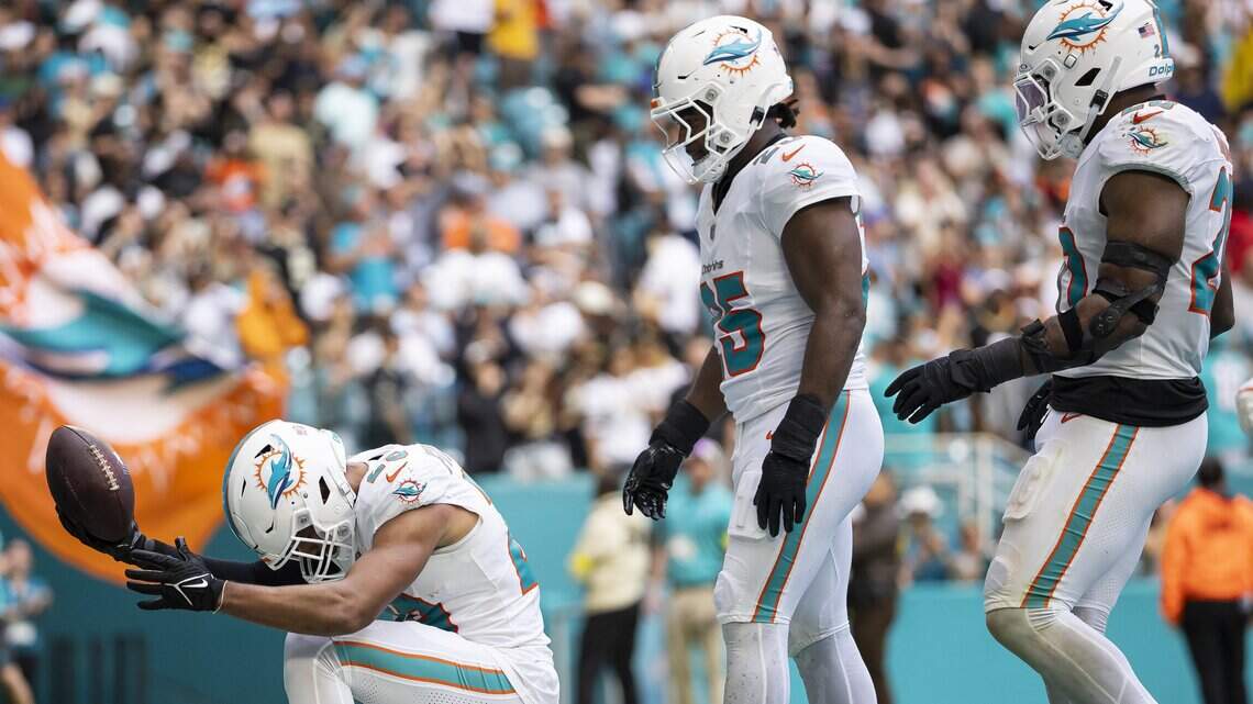 Caso excepcional en los Dolphins: un jugador renegado ahora es aclamado y no se quiere ir